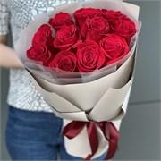 Букет из красных роз эквадор в упаковке 11 шт 10045